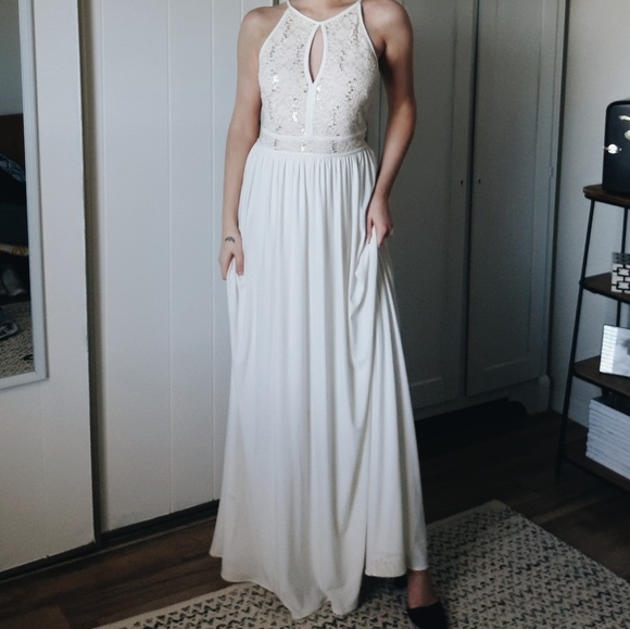 Formal Dress - Picture 2 of 7